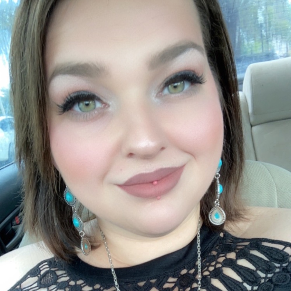 Meet your Posher, Kimberly